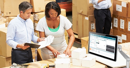 通過使用工業(yè)平板電腦供應(yīng)商的最新系列觸摸計算機作為智能倉庫管理終端優(yōu)化倉庫操作